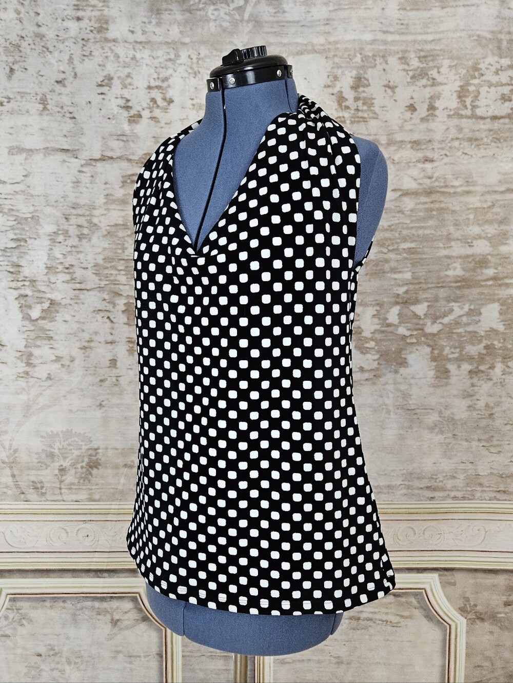 Banana Republic M Black Knit V Neck Sleeveless Tank Geometric Polka Dot - Picture 5 of 9